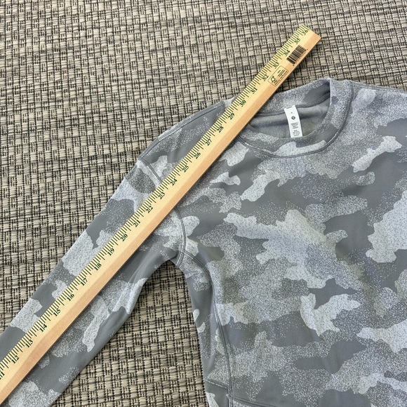 Lululemon close to crossing long sleeve *rulu size 6 - Picture 7 of 12